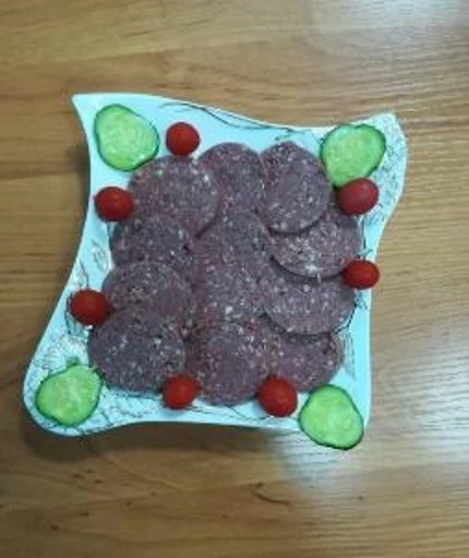 Рецептура, технология и способ производства низкокалорийных изделий из мяса марала с белково-жировой эмульсией